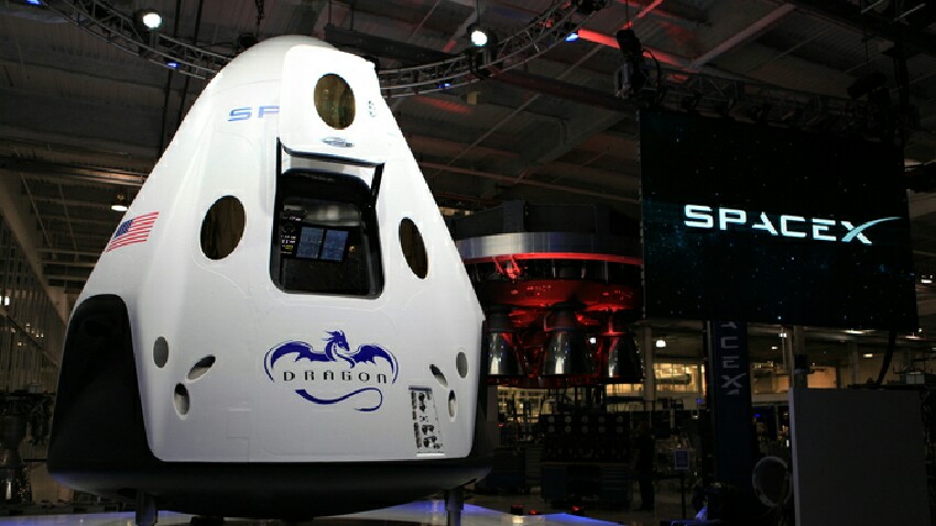 NASAk eta SpaceX-ek suziriak apurtuko dituzte airean!
