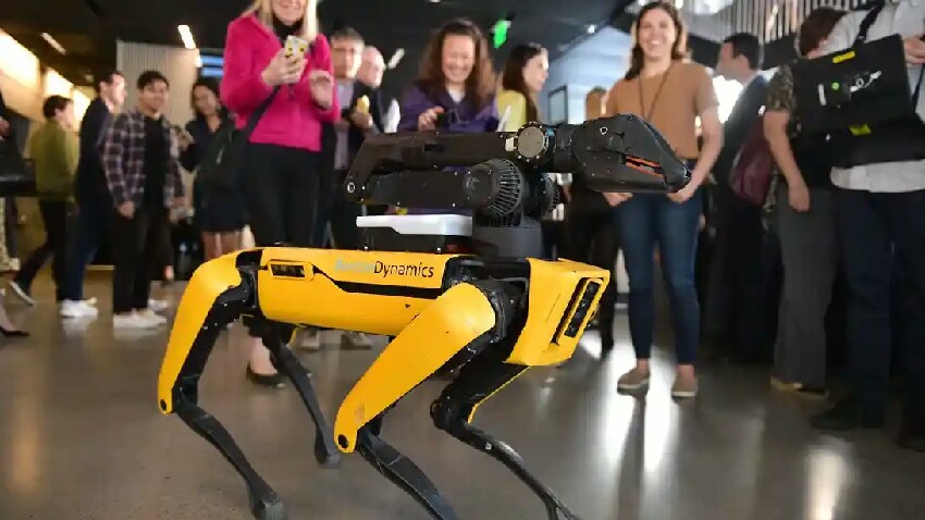 Boston Dynamics-ek erroreei buruzko adierazpen garrantzitsuak egin zituen
