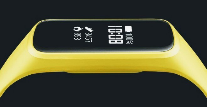 Lehen Samsung Galaxy Egokitu eta eguneratu orain iraultzen
