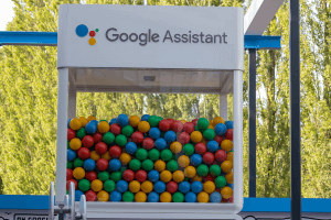 Nola gaitu eta desgaitu Google Assistant Ambient modua

