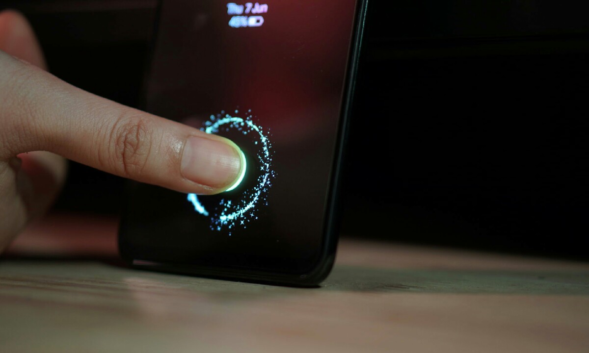 Huawei teknologia berriak probatzeko LCD pantailetan
