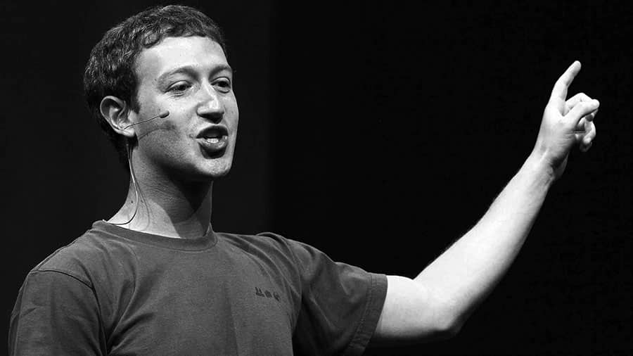 Mark Zuckerberg-ek bere lehen ordenagailua iragarri du!
