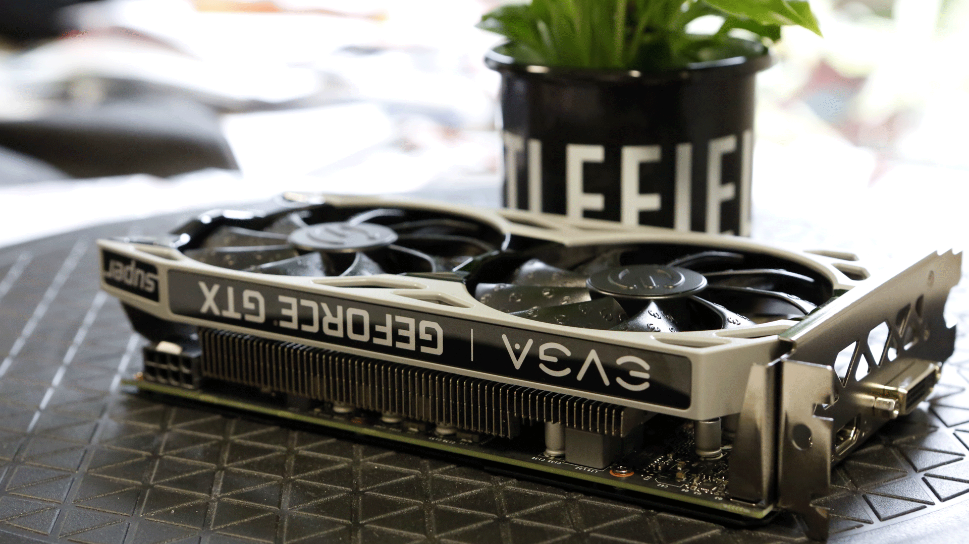 Nvidia GeForce GTX 1660 SUPER - erreferentziarik gabeko txartel grafikoen proba
