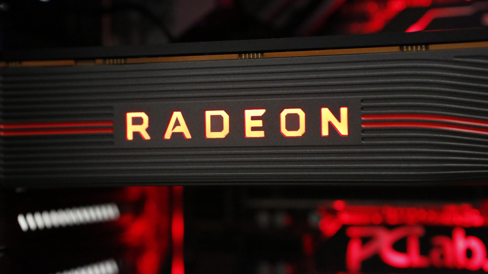 AMD Radeon RX 5700 eta AMD Radeon RX 5700 XT - txartel grafikoen proba
