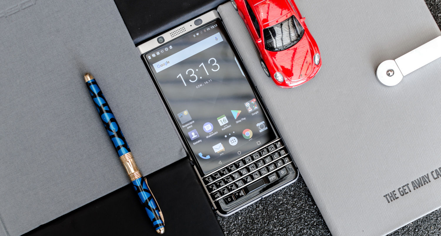  Bukatu da.  TCL-k ez ditu BlackBerry smartphoneak ekoiztu eta salduko
