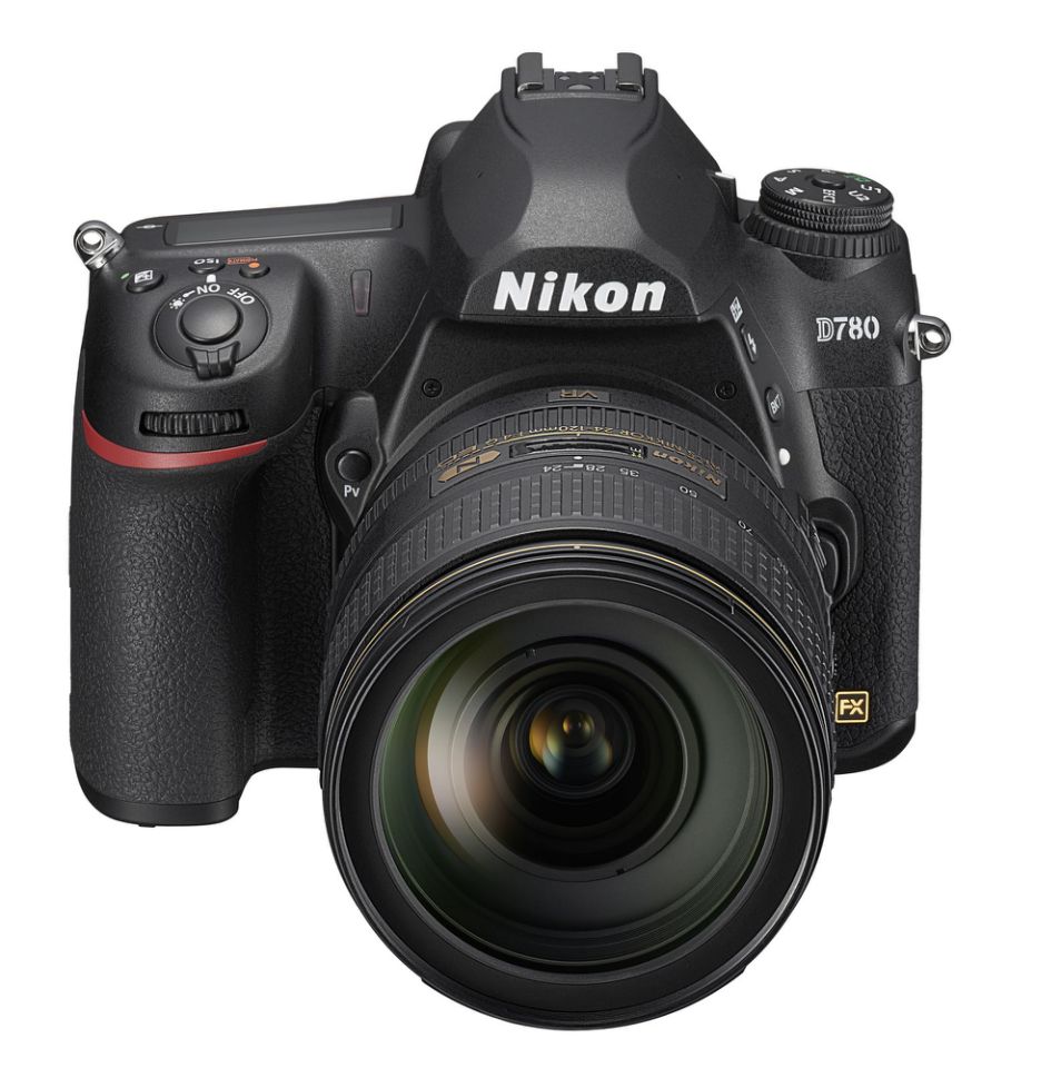  SLRak bizirik daude eta ez dira inora joaten.  Hemen duzu Nikon D780 berria
