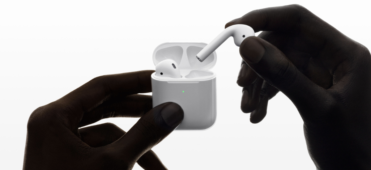 AirPods iPhone berria da. Apple ehuneko 71 ditu  hari gabeko aurikularren merkatuaren diru-sarrerak
