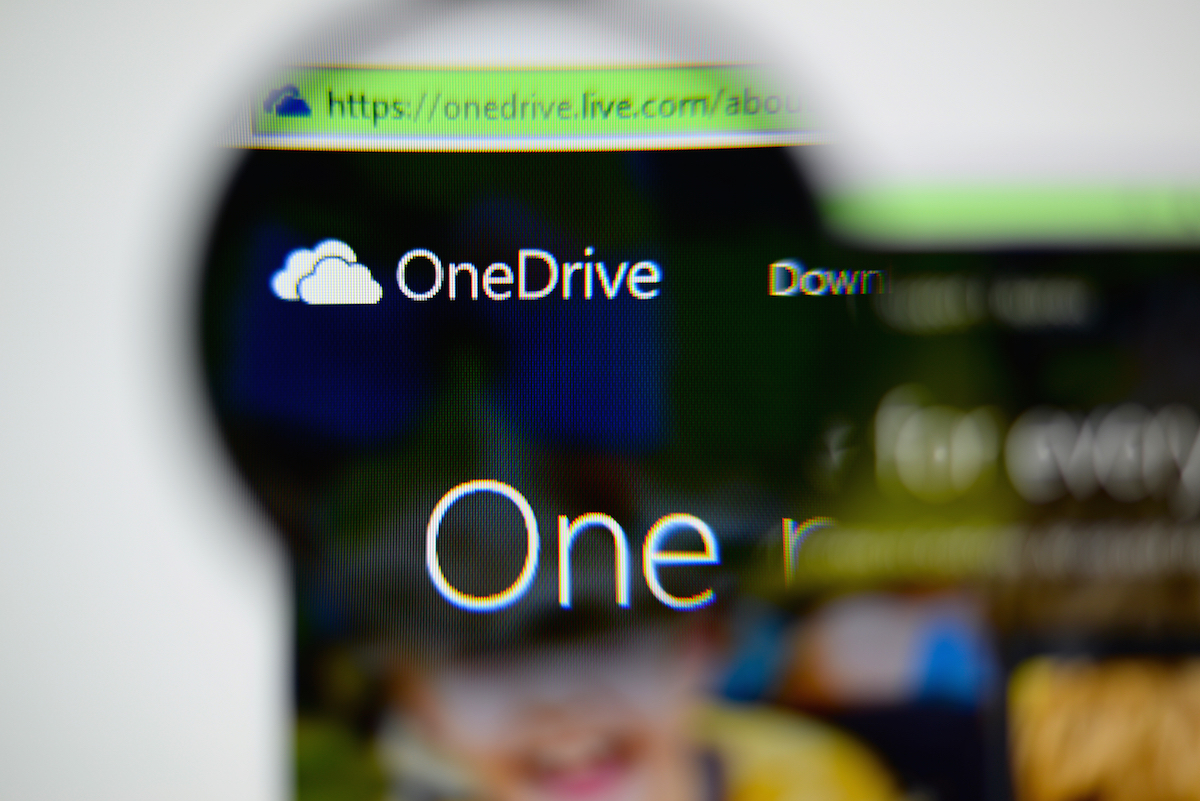  Android-en OneDrive oraingo hamarkadan sartzen ari da.  Itxura berria eta laguntza gai ilun baterako
