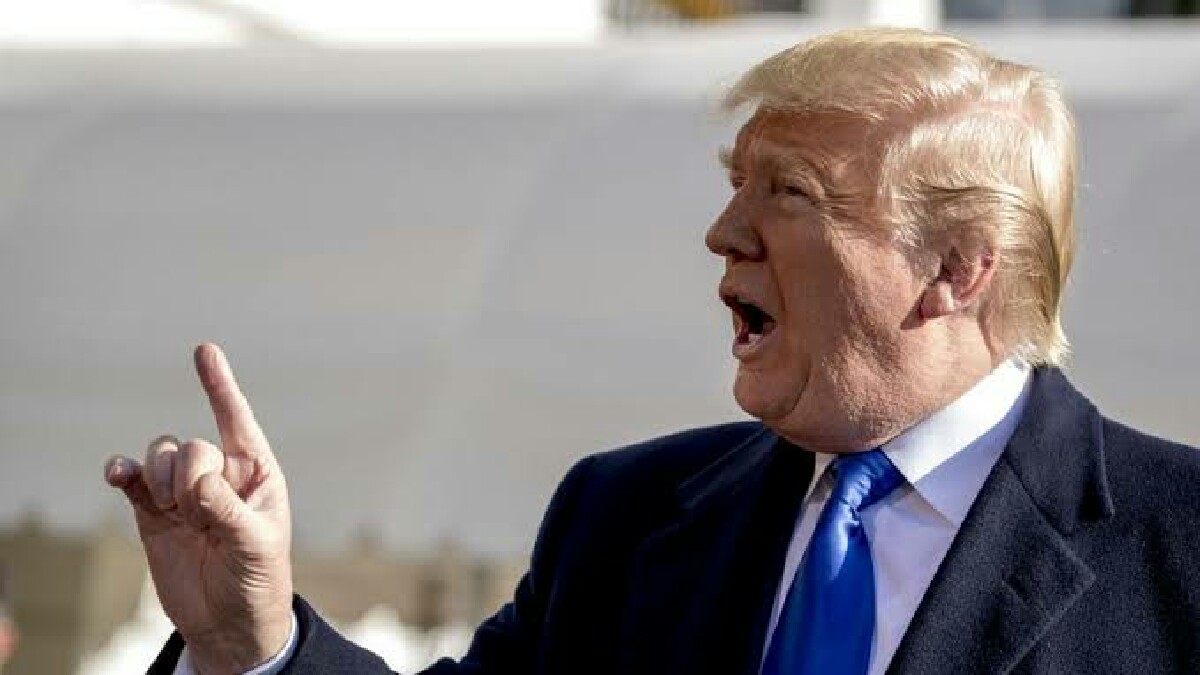 Donald Trumpek izen berriak proposatu zituen koronaviruserako!
