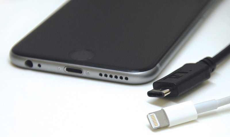 IPhones berriek USB Type-C erabil dezakete Lightning-en ordez
